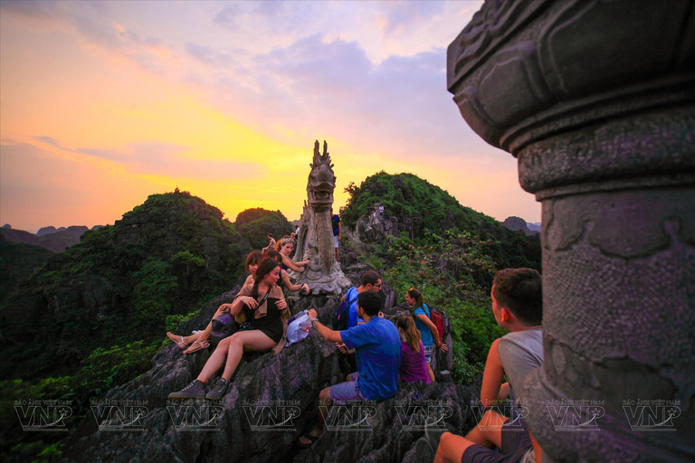 Hanoi: Thai Vi Temple or Tam Coc & Mua Cave & Hoa Lu & Cycle Hanoi: Ninh Binh, Hoa Lu, Tam Coc, Mua Cave, Buffet & Cycle