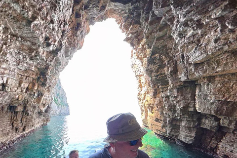 Budva: Private Speedboat Tour with Snorkeling & Swimming Budva: 2hr Private Speedboat Tour with Snorkeling & Swimming