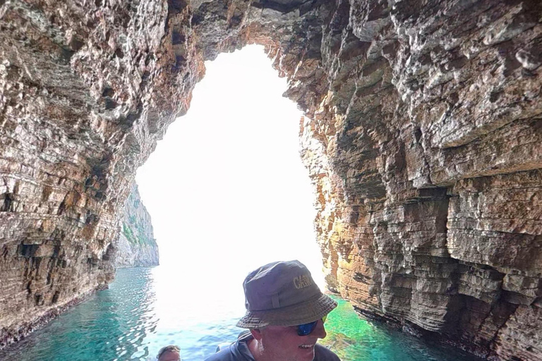 Budva: Private Speedboat Tour with Snorkeling & Swimming Budva: 2hr Private Speedboat Tour with Snorkeling & Swimming