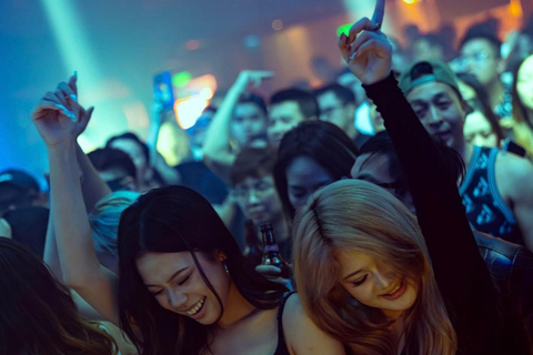 Hanoi Nightlife Bar Crawl: Music, Drinks & Good Vibes