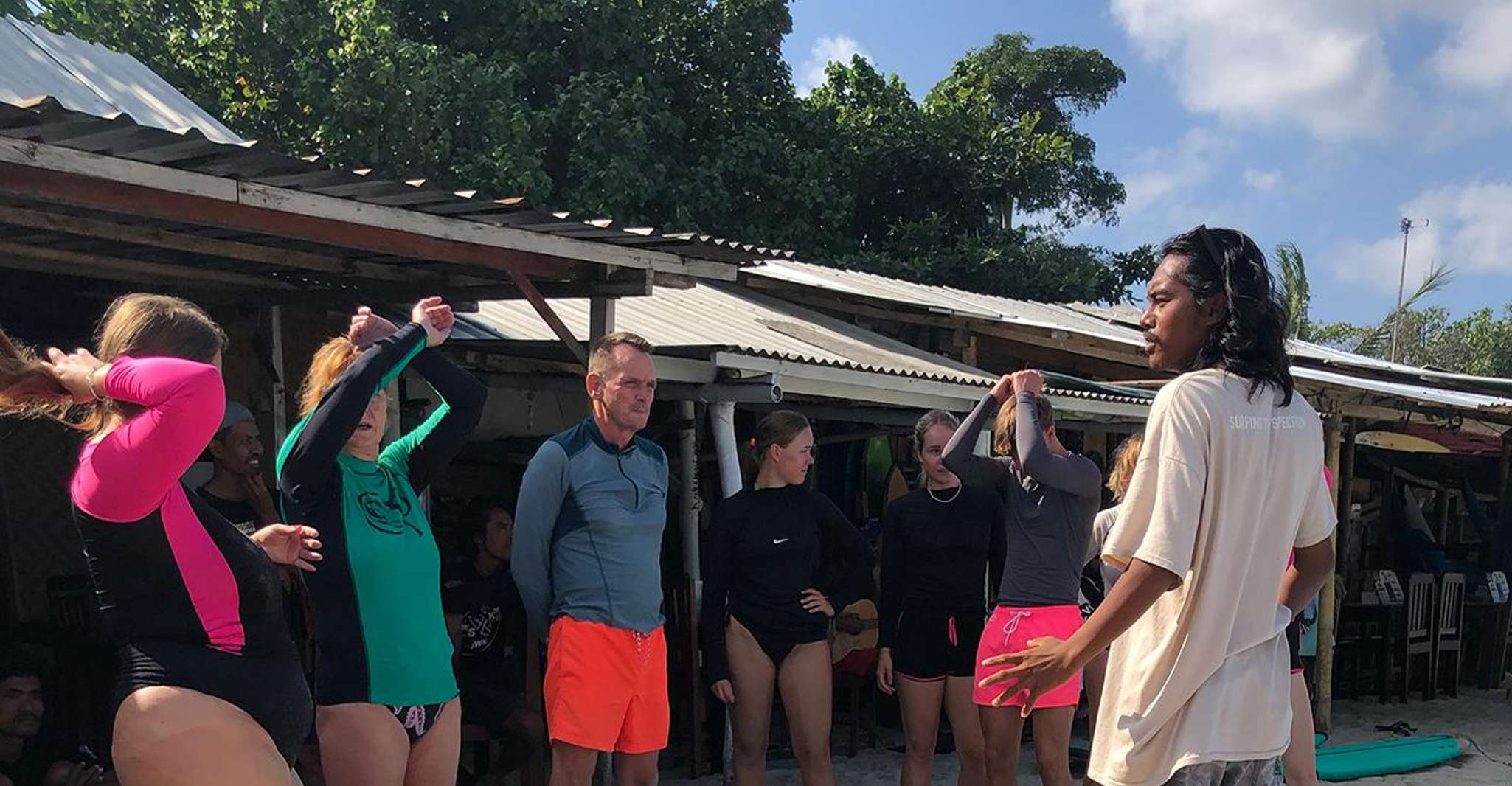 Fangen der Welle-Surfen in Lombok - Hizvo