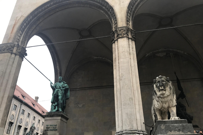 Munich: Private Walking Tour with good laughs and much info