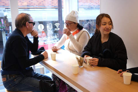 E-Bike Tour in Kyoto with Asuka, Japanese graduate student