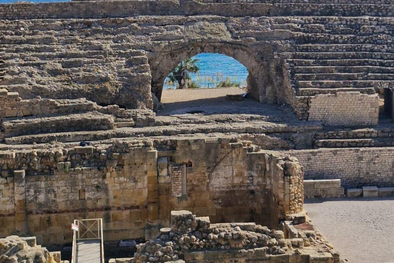 Barcelona: Private Day Trip | Roman Tarragona & Sitges Charm Private Day Trip in Portuguese