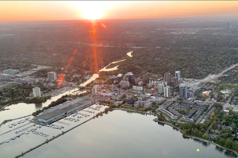 Burlington: experiência de voo panorâmico na costa do Lago OntárioBurlington: experiência de voo panorâmico pela costa do Lago Ontário