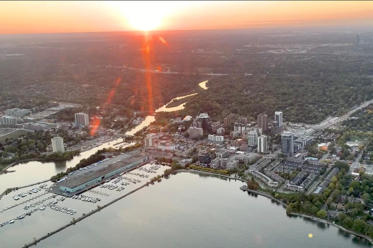 Burlington: experiência de voo panorâmico na costa do Lago OntárioBurlington: experiência de voo panorâmico pela costa do Lago Ontário