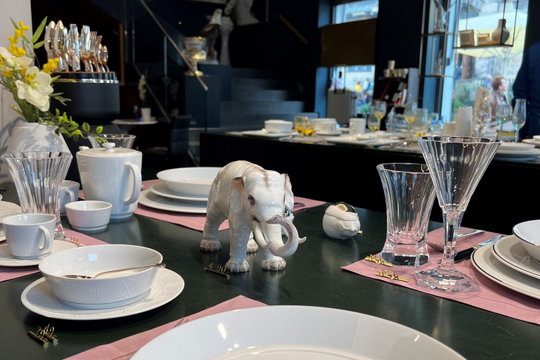 Dresden: Kombiticket Stadtrundgang und Führung im Meißen Store