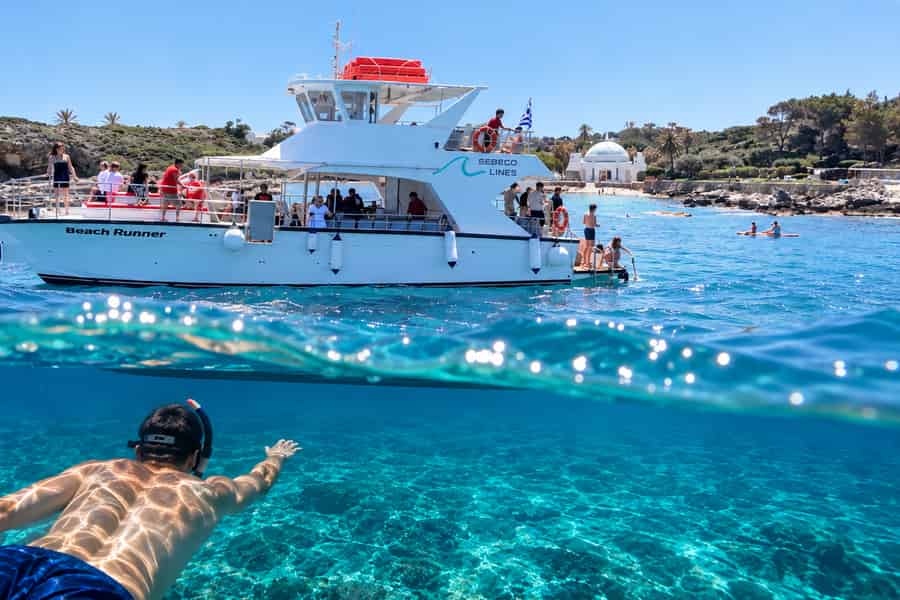 Rhodos: Bootsfahrt mit Schwimmen zur Anthony Quinn Bay und zu den Thermen von Kallithea. Foto: GetYourGuide