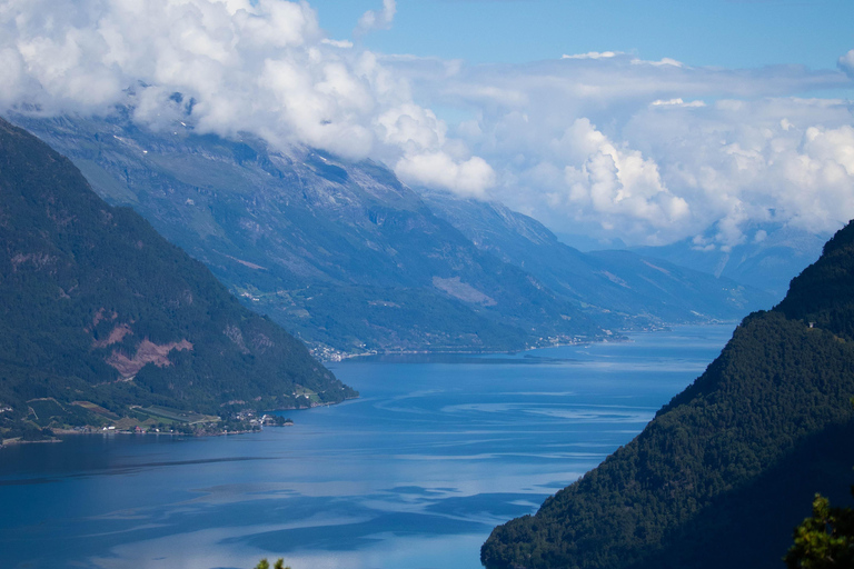 Tour guiado pelo Fiorde de Hardanger, cachoeiras e travessia de balsa