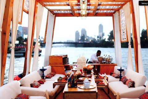 القاهرة: رحلة فلوكة خاصة مع العشاء والمشروبات