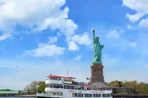 NYC: Frihetsgudinnan Express Skip-the-Box-Office Cruise