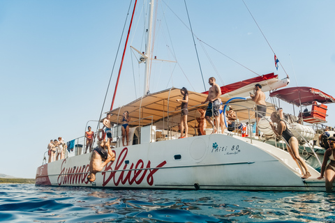 Split: crucero en catamarán de 1 día a Hvar e Islas Pakleni