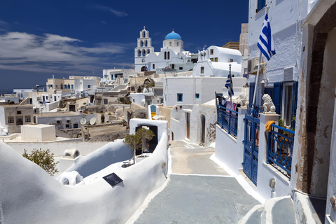 Santorini: Oia Walking Tour and Lighthouse Sunset with Wine