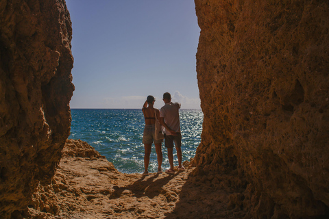 Albufeira: Grotta di Benagil, Algar Seco e Passeggiata Avventura a MarinhaTour mattutino