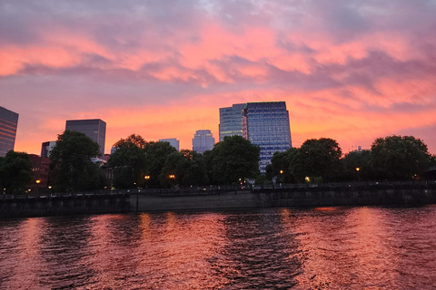 2 uur durende riviercruise bij zonsondergang op de Willamette