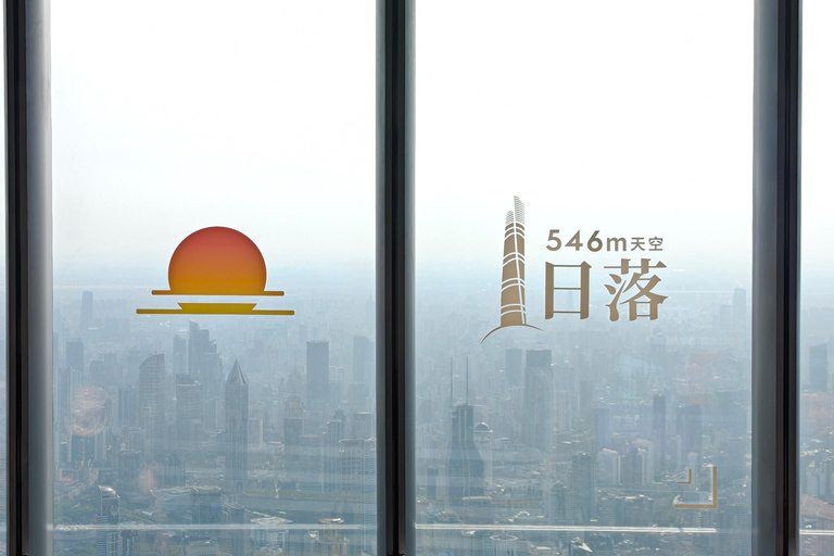 Shanghai: tour privato personalizzabile di 4 ore dei luoghi più importantiShanghai: tour di 4 ore con guida privata e macchina privata