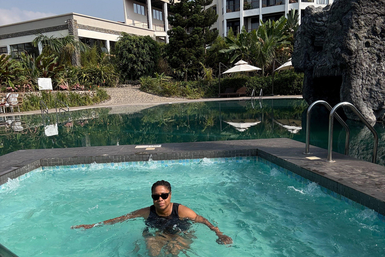 Musanze: Grotta Resort with swimming pool, jacuzzi, cave visit, Twins Lake Option 3 — Bigogwe Tour (in addition to options 1 and/or 2)