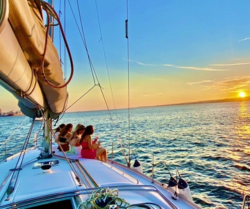 Lisbon: Tagus River Sailboat City Cruise