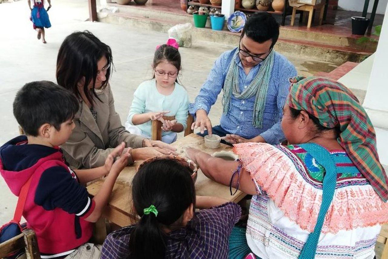 Chiapas: Pottery workshop with traditional potters