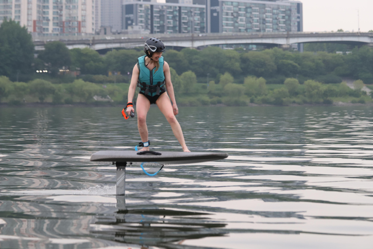 Seoul: Efoil Experience in Han River E-foiling experience