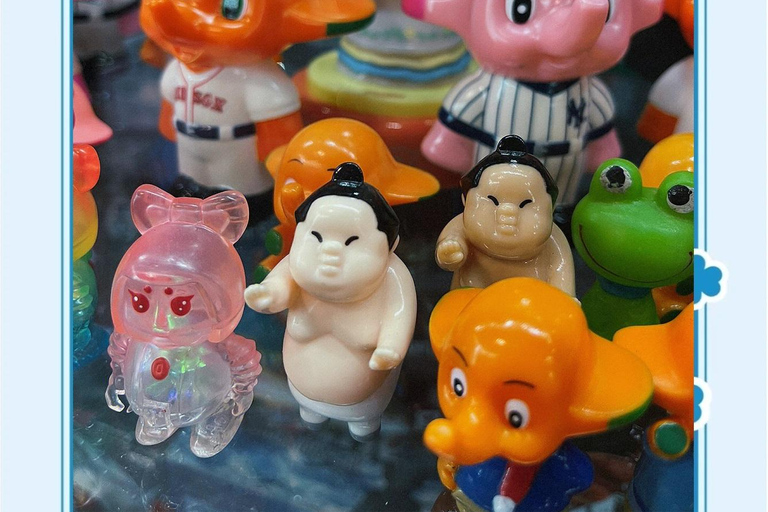 Pekin: prywatna wycieczka po mieście Pop Mart i targu z produktami związanymi z animePekin: prywatna wycieczka po mieście Pop Mart i targu z gadżetami anime