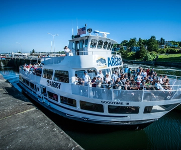 Seattle: Locks Cruise with Live Narration