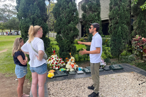 Medellín: Real Pablo Escobar Tour with Hydration Included