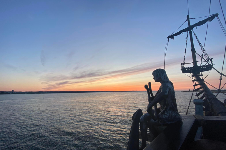 Gdansk: Guided Round-Trip Cruise to Westerplatte