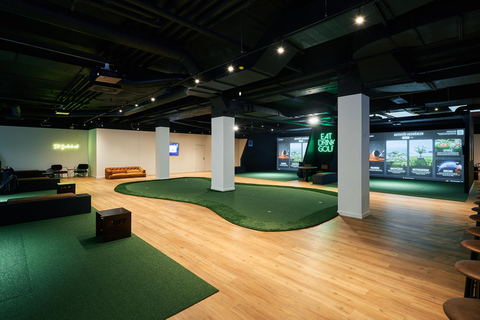 Düsseldorf: Indoor Golf Experience with Trackman Simulator 1-hour indoor golf experience with Trackman simulator