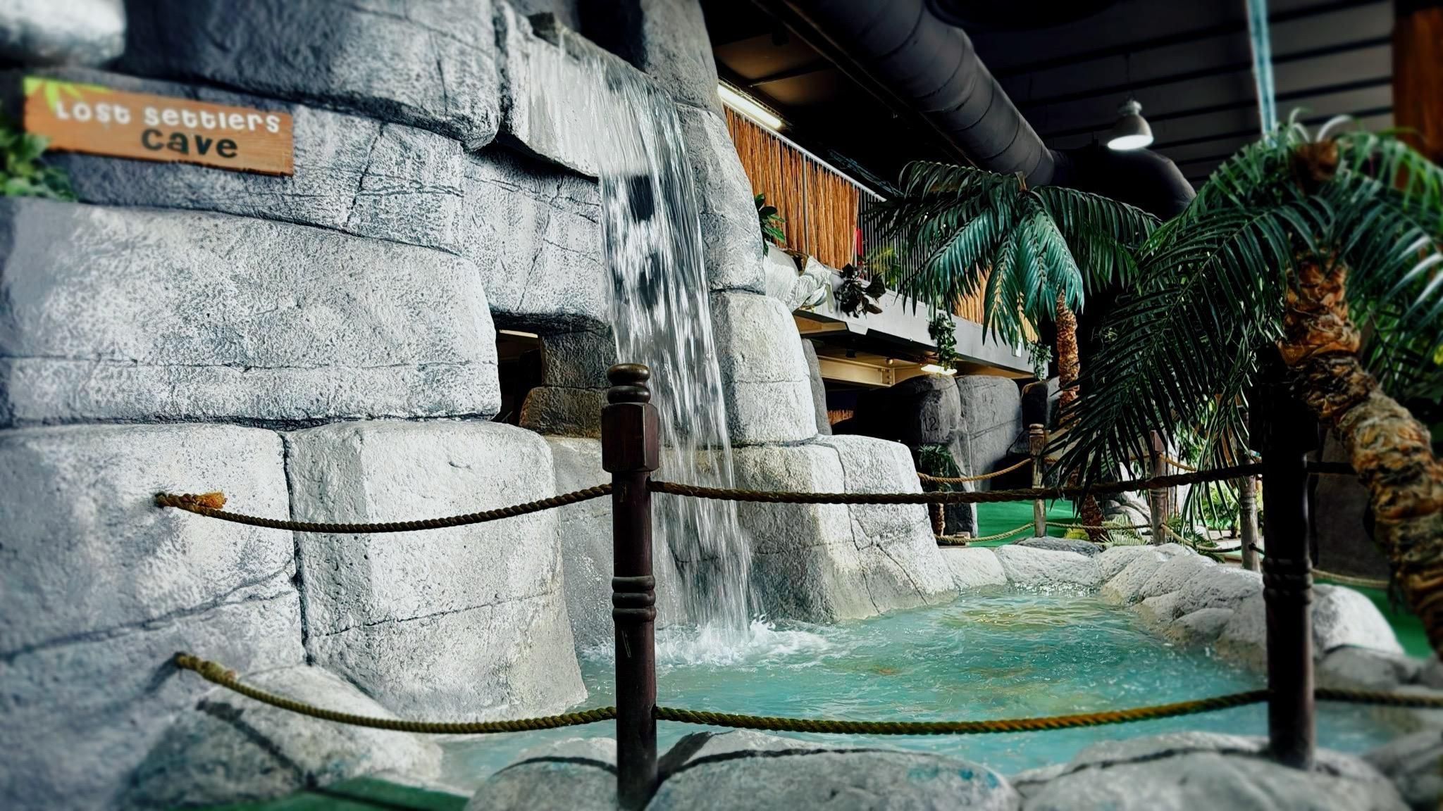 Birmingham: Minigolf-Ticket für 18 oder 36 Löcher bei Jungle Rumble