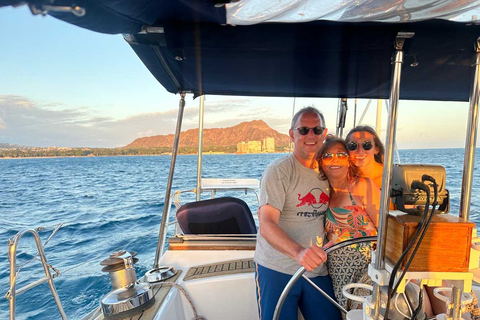 Oahu: Sunset sailing in small intimate groups