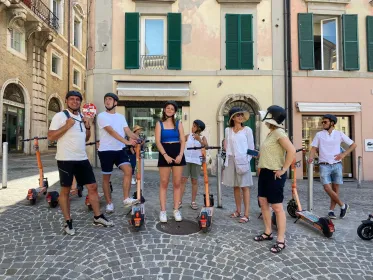 Ancona: Geführte Tour mit dem E-Scooter durch die Stadt und das Umland
