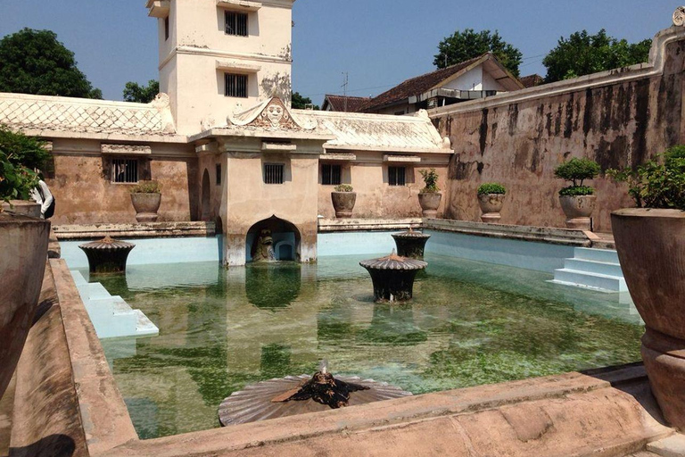 Sultan Palace, Water Castle & Merapi Volcano 4WD Jeep Tour Sultan Palace, Water Castle & Merapi 4WD Jeep Day Tour