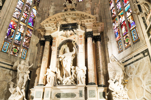 Milan Duomo Combo: Skip-the-Line Guided Tour & Rooftop Lift Spanish Speaking Option