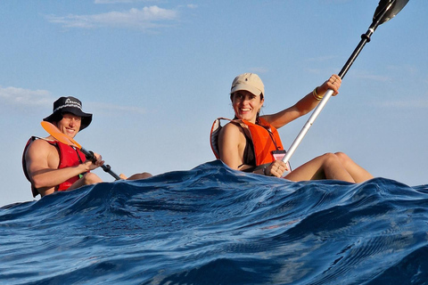 لا سبيتسيا: جولة عند غروب الشمس في قوارب الكاياك والكهوف مع السباحة والمشهياتلا سبيتسيا: جولة غروب 