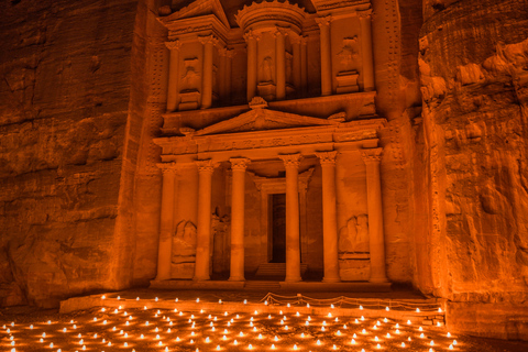 Aqaba: Tour noturno por Petra com traslado particular