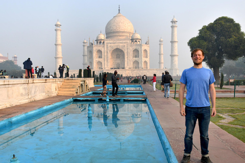 Da Delhi: Tour di Agra e Fatehpur Sikri in auto nello stesso giornoPranzo in hotel a 5 stelle + ingresso ai monumenti + guida in diretta + auto AC