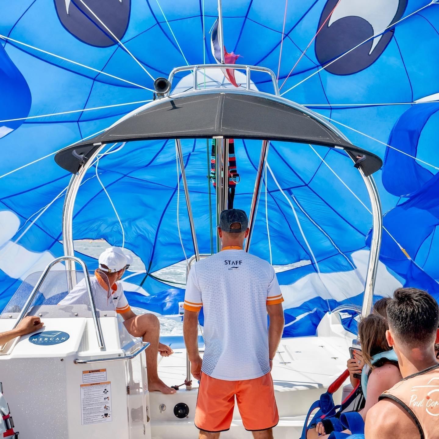 Cannes: Parasailing-Erlebnis für Paare, Familie & Freunde