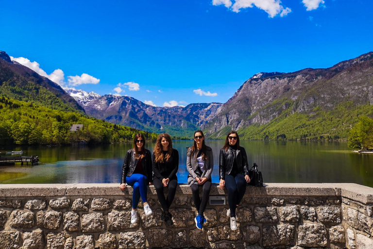 Da Zagabria: gita di 1 giorno al lago di Bled, al lago di Bohinj e a Ribčev LazFrom Zagreb: Lake Bled, Lake Bohinj, &amp; Ribčev Laz Day Trip