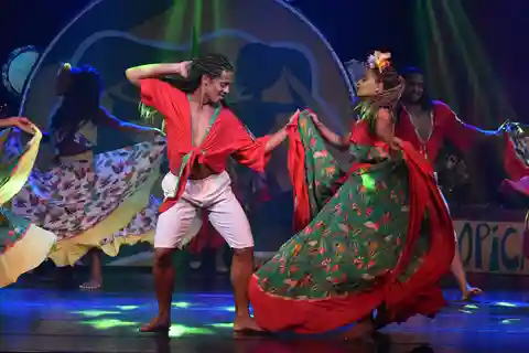 Rio: Ginga Tropikal Samba ve Folklor Gösterisine Giriş