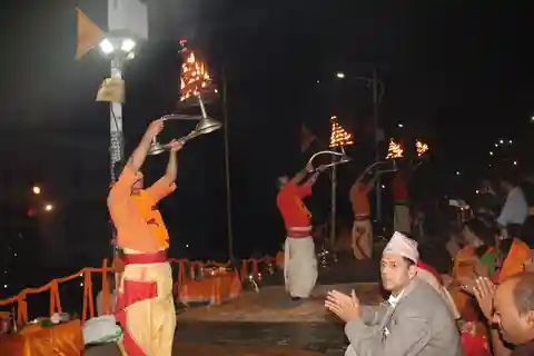 Tour serale dell'Aarti e della Cremazione del Tempio di Pashupatinath