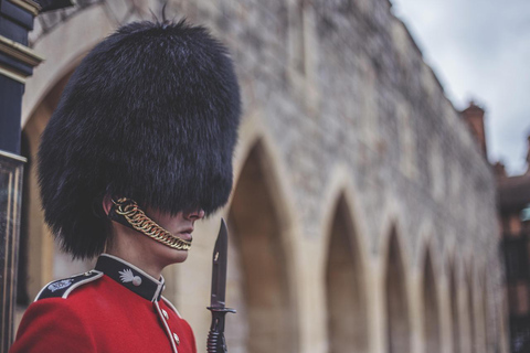 London: Stonehenge and Windsor Castle Private Day Trip