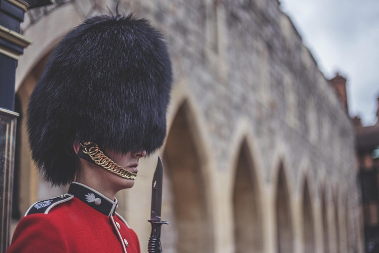 London: Stonehenge and Windsor Castle Private Day Trip