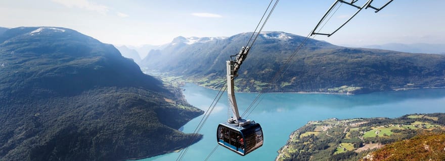 Måløy: Loen Skylift and Mount Hoven Guided Bus Tour