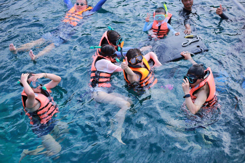 Phuket: tour en yate de lujo por las islas Racha y Coral