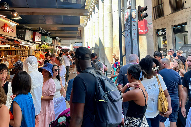 Barcelone : visite à pied de la Sagrada Família et du quartier gothiqueEnglish Guide