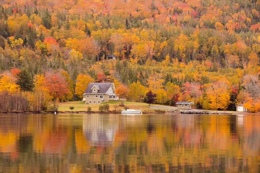 Sydney: Malerische Küstentour auf Cape Breton – von den Seen zum Leuchtturm. Foto: GetYourGuide Sydney: Malerische Küstentour auf Cape Breton – von den Seen zum Leuchtturm. Foto: GetYourGuide