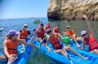Grotta di Benagil: avventura guidata in kayak con persone del luogo