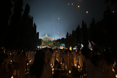 Open Tour & Private Tour Borobudur Vesak Lantern Festival OPEN TRIP Borobudur Vesak Lantern Festival