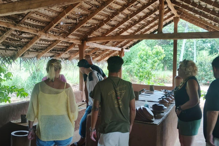 Sigiriya: Village Tour with Catamaran, Cooking Class & Lunch